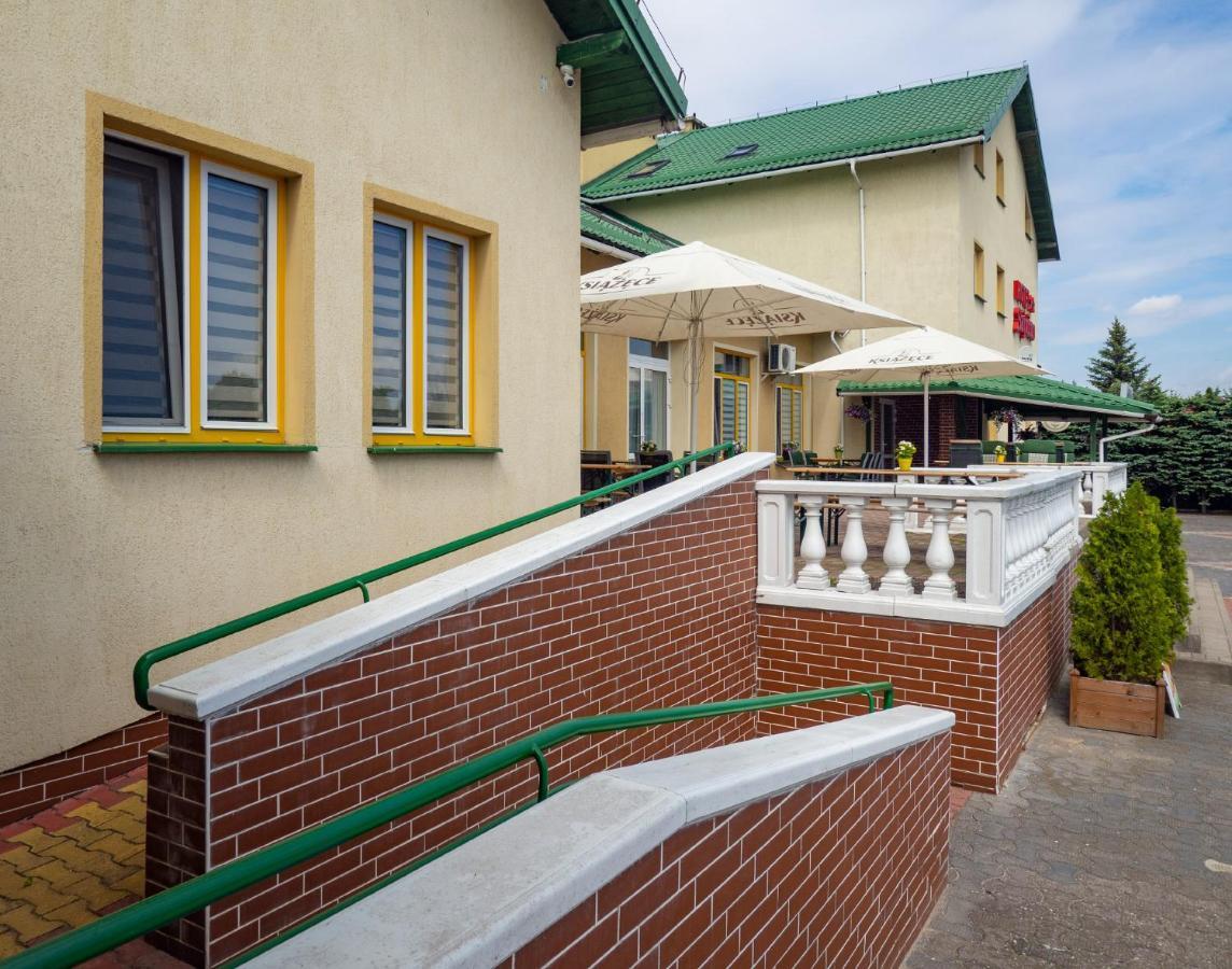 Sajmino Family House Hotel Острода Екстериор снимка